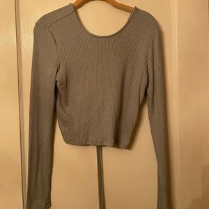cropped long sleeve- tie back